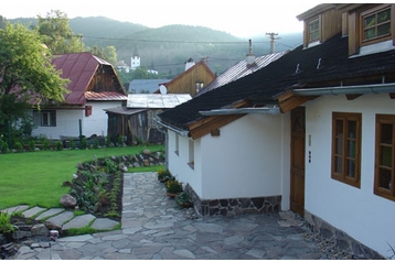 Slovacia Privát Špania Dolina, Exteriorul